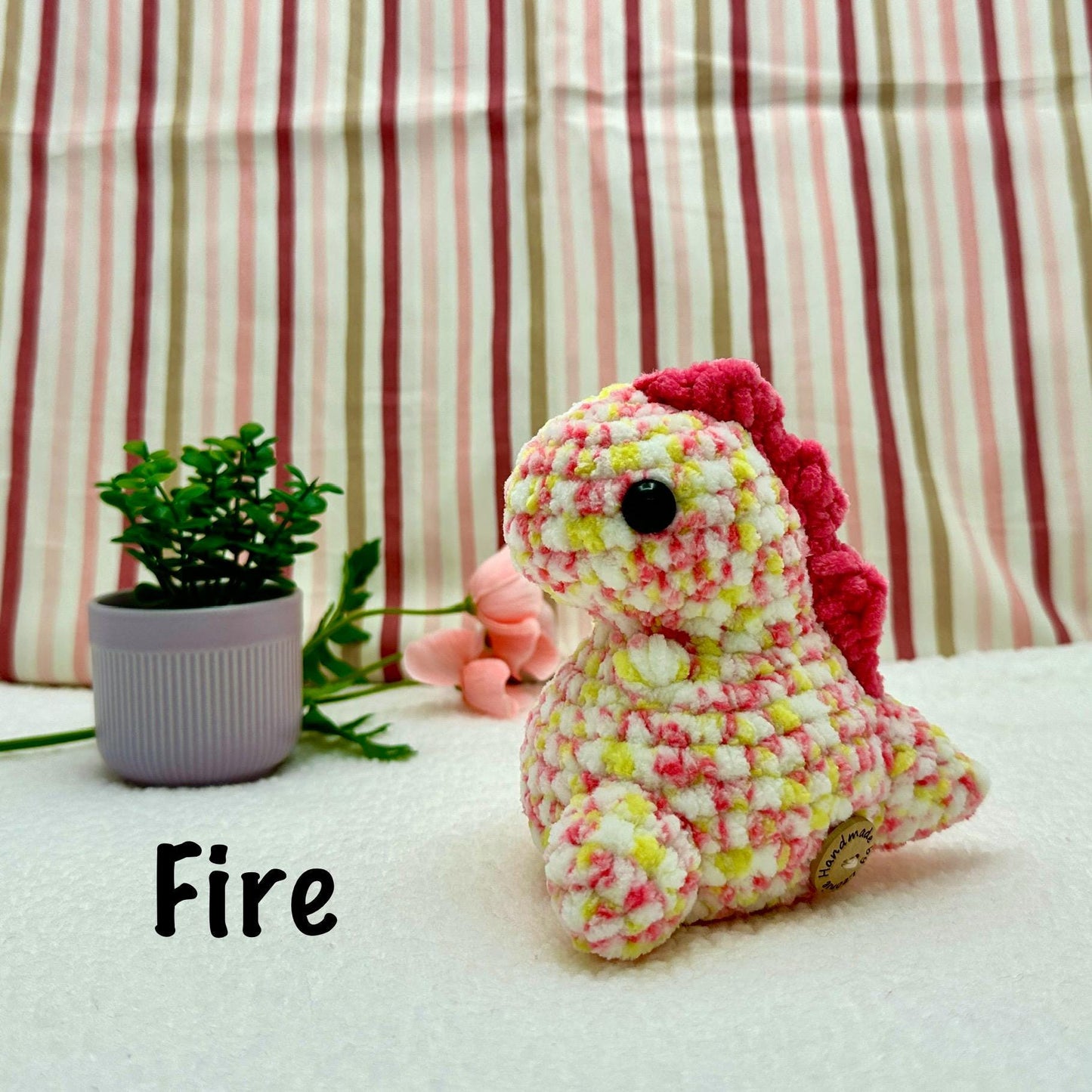 Chubby dinosaur (Natural elements)