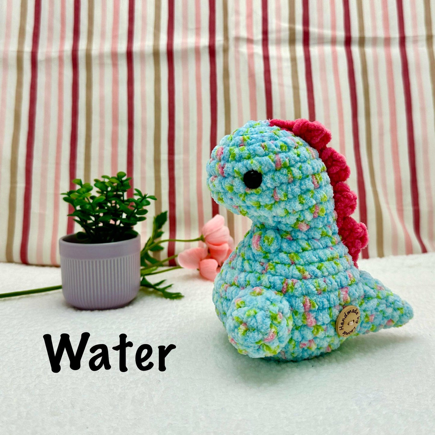 Chubby dinosaur (Natural elements)